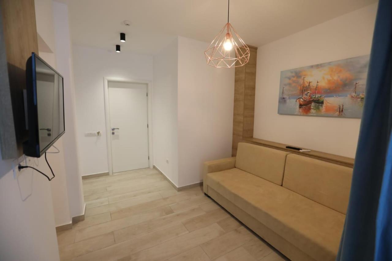 Apart-Hotel Alvi Sarande Exterior photo
